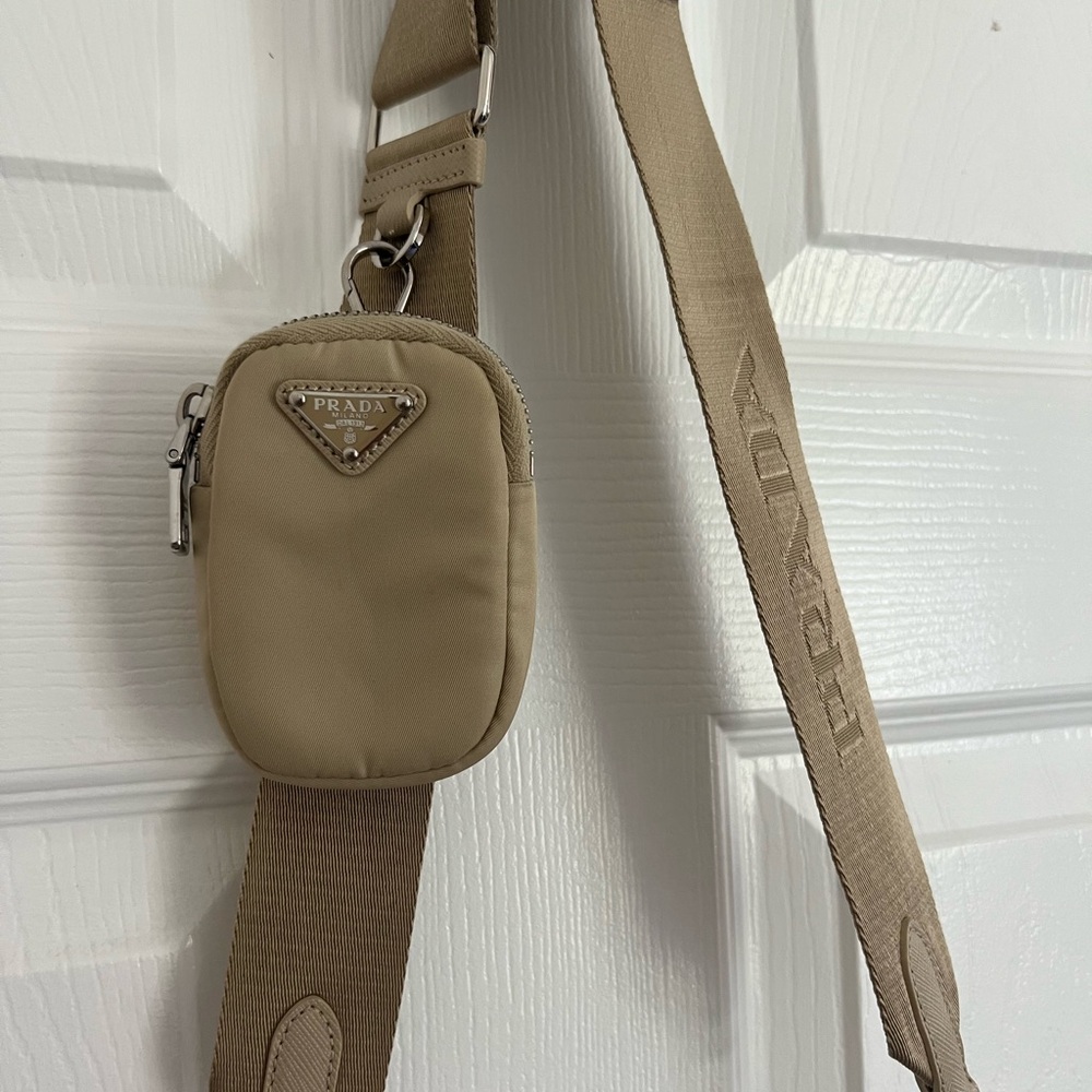 Prada 2005 Re-Edition Re-Nylon Bag - Picture 7 of 16
